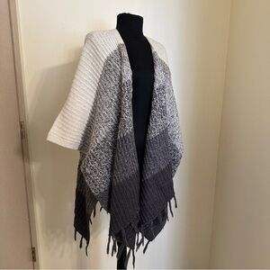 American Eagle Grey Knit Poncho
